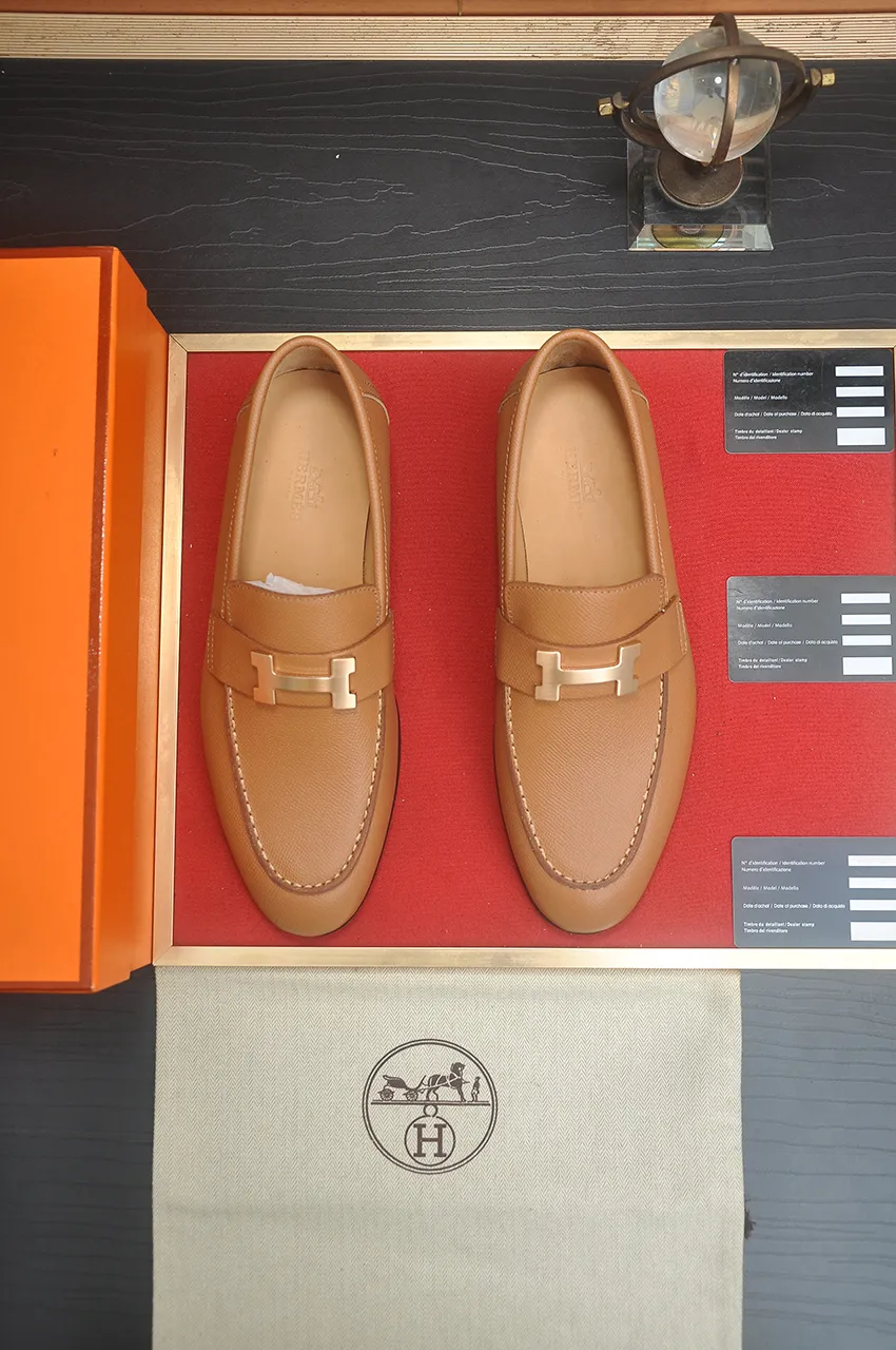 Men's shoes💰540💶[HERMES] (cowhide lining)🍀Italian top luxury🍀He does not pursue novel styles and gorgeous colors, but attracts the favor of successful men with his flawless, elegant and classic style. Formal leather shoes This very comfortable, simple and stable style allows you to easily match any style! The pattern is absolutely 1:1 refined from the original case, and we strive for excellence in materials, imported cowhide + cowhide lining💪💪💪extraordinary texture👍! .Code number: 39-45 (45 customized)